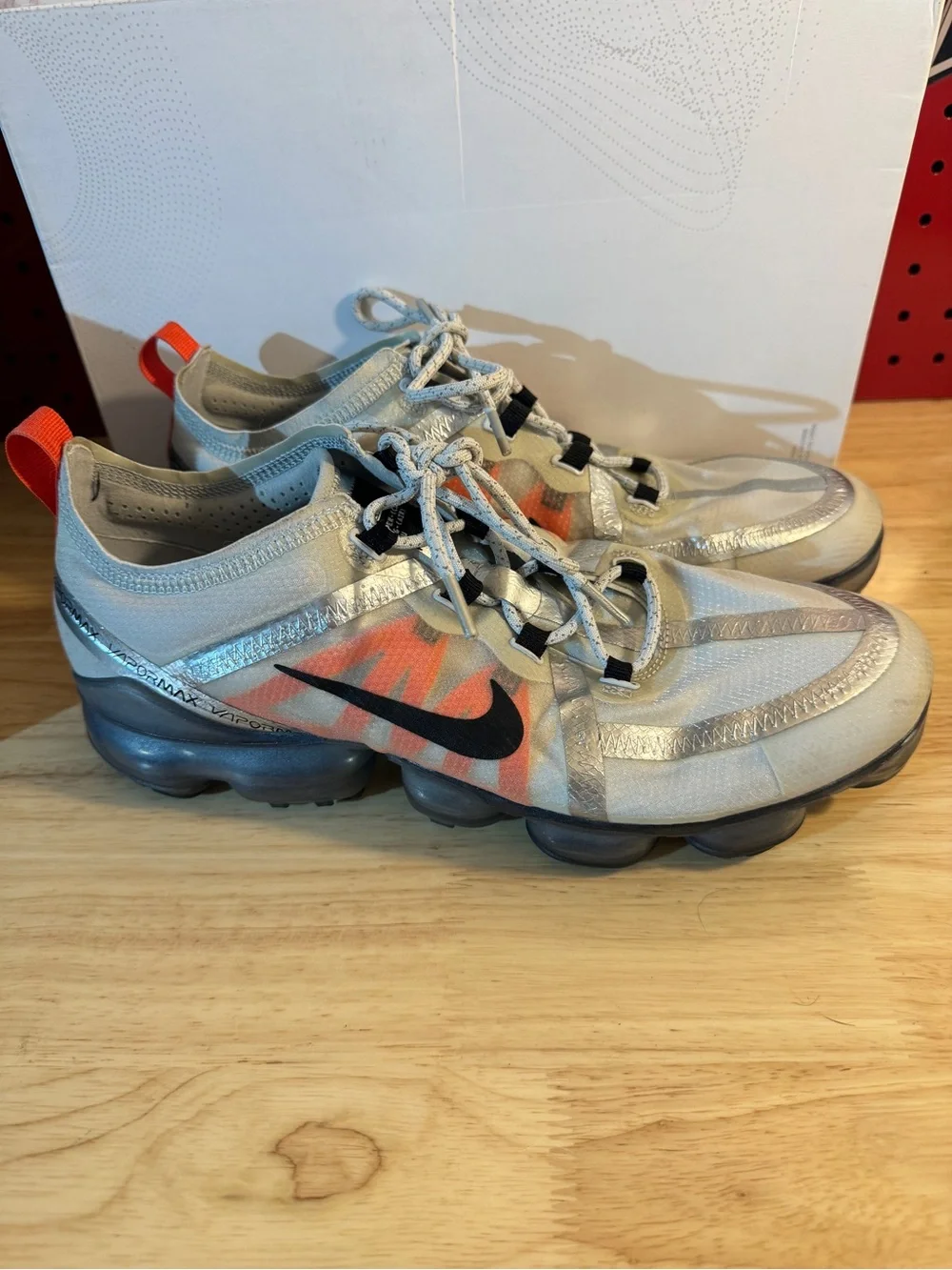 Nike VaporMax Men’s Sneakers Size 10.5 Pure Platinum Team Orange
